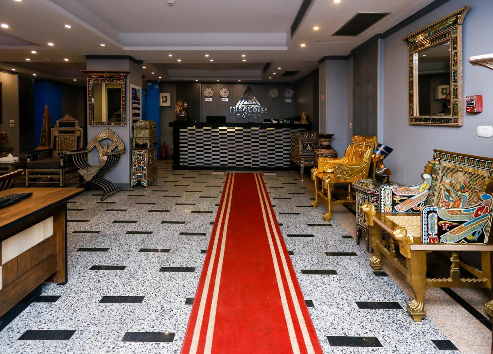 Turquoise Pyramids & Grand Egyptian Museum View Hotel Kafret el-Gabal Buitenkant foto