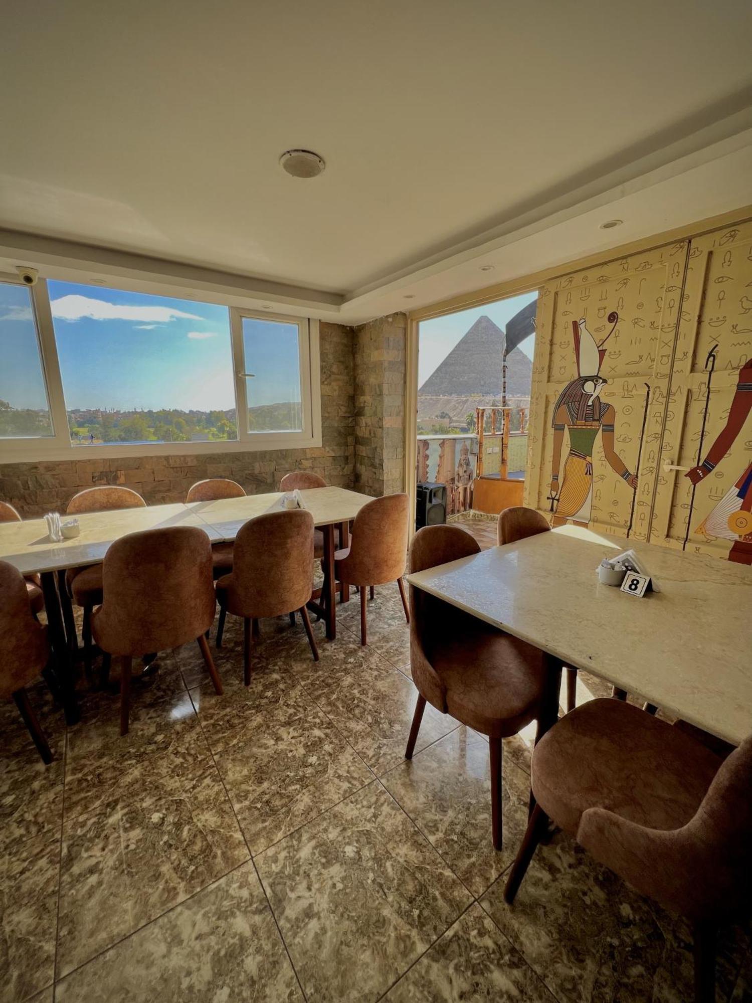 Turquoise Pyramids & Grand Egyptian Museum View Hotel Kafret el-Gabal Buitenkant foto